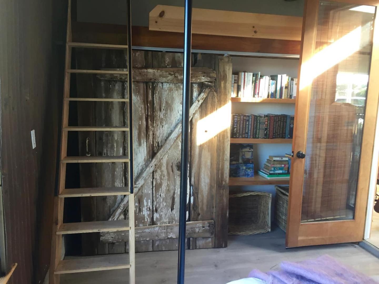 Carriage House Waterfront On Tomales Bay With Dock Hotel Marshall Exterior photo