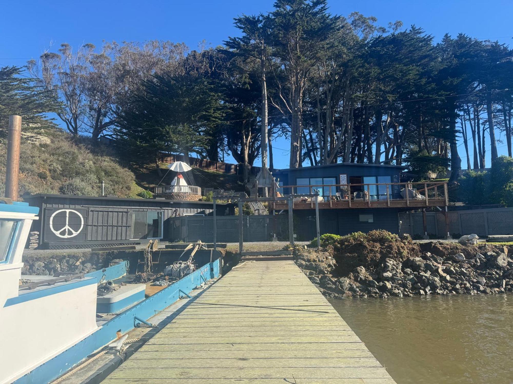 Carriage House Waterfront On Tomales Bay With Dock Hotel Marshall Exterior photo